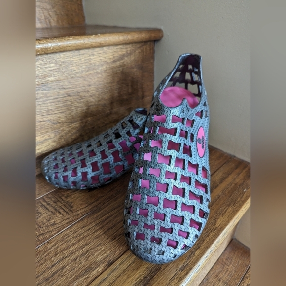 Gator Wader water Shoes - Maze 1.0 Women's silver +- size 10-10.5 - Picture 13 of 17